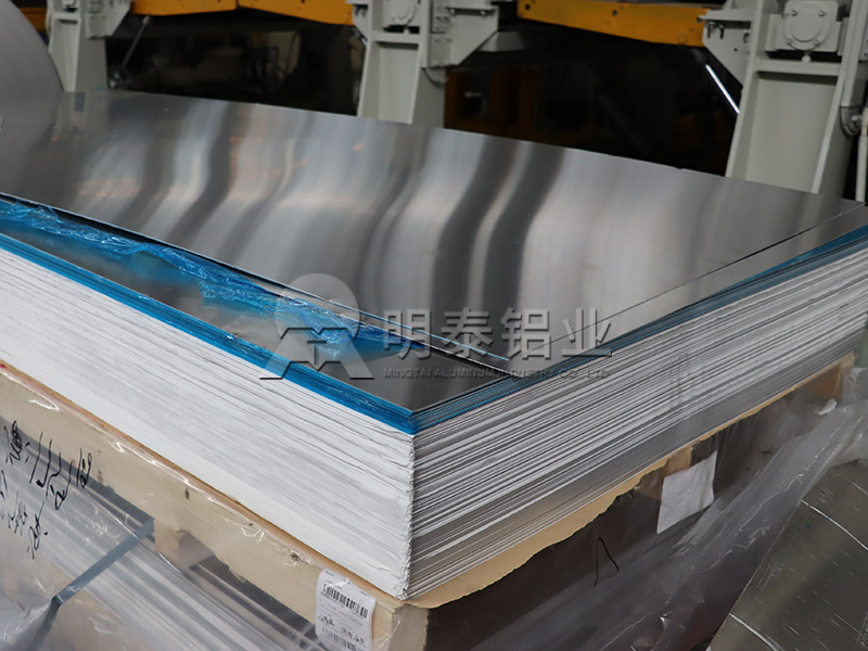 化妝品瓶蓋料1070鋁板_1070熱軋鋁板性能優(yōu)良_氧化效果好